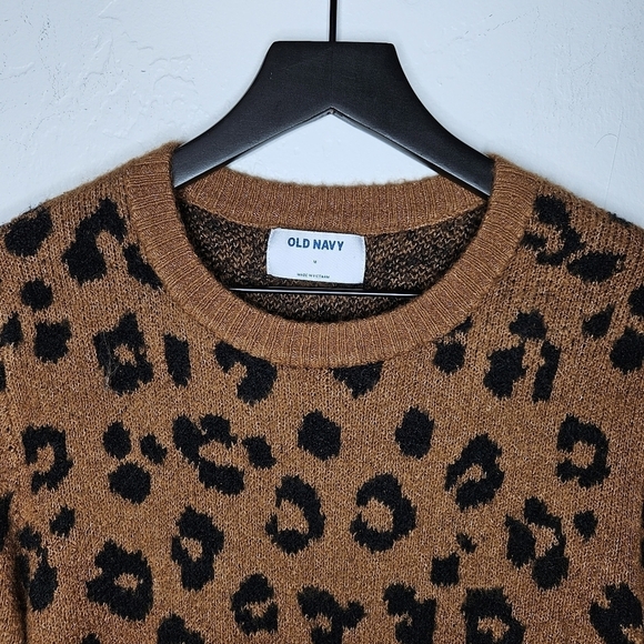Old Navy Animal Print Soft Knit Crew Neck Sweater Size‎ Medium - Picture 4 of 5